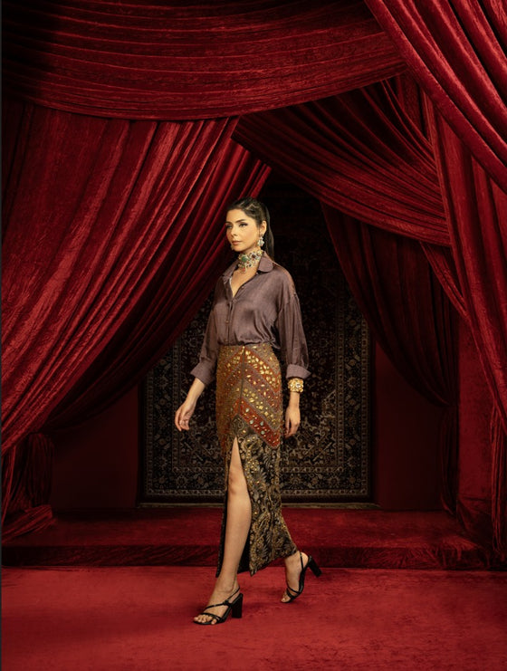 BLACK & MULTICOLOUR VINTAGE EMBROIDERED LONG SKIRT