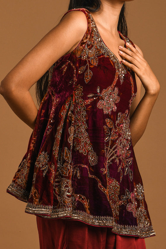 Women's Embroidered Peplum Kurta with dhoti pant Closeview